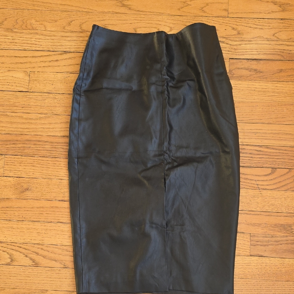 Elegant Black Pencil Skirt